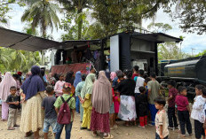 Brimob Lampung Bantu Penuhi Kebutuhan Makan Warga Pascabencana di Sumbar