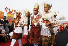 Upacara Rebah Diah, Tradisi Pernikahan Adat Peminggir Sarat Makna di Lampung