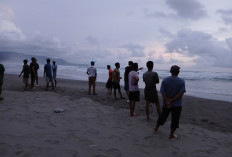 Bocah 7 Tahun Hilang Terseret Ombak di Pantai Kota Karang