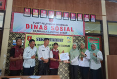 SDM PKH Lampung Barat Serahkan Bantuan Rp60 Juta untuk Korban Banjir Sumatera