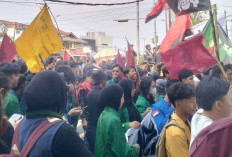 Massa Gelar Aksi di Pemprov Lampung, Desak Harga Pangan Turun dan Pendidikan Gratis