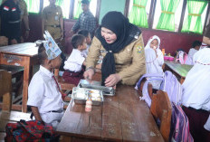 Cek Langsung MBG, Eva Dwiana Sebut Makanan Siswa Layak dan Berkualitas