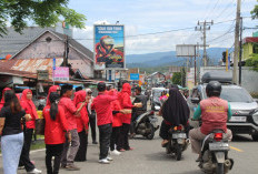 Peringati HUT ke-53, PDI Perjuangan Pesisir Barat Gelar Upacara hingga Bagikan Nasi Kotak