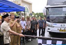 Bupati Lamsel Lepas 413 Jemaah Haji, Ingatkan Jaga Kesehatan di Tanah Suci