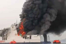 KMP Batumandi Terbakar Saat Hendak Sandar di Pelabuhan Merak