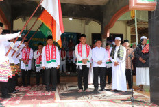 Mad Hasnurin Lepas 88 Calon Haji, Pengajian Akbar Warnai Suasana Khidmat di Balik Bukit