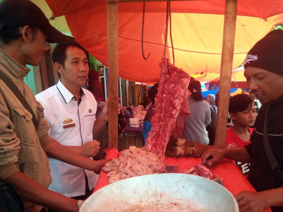 Awas! Beredar Daging Tak Layak Konsumsi di Pasar