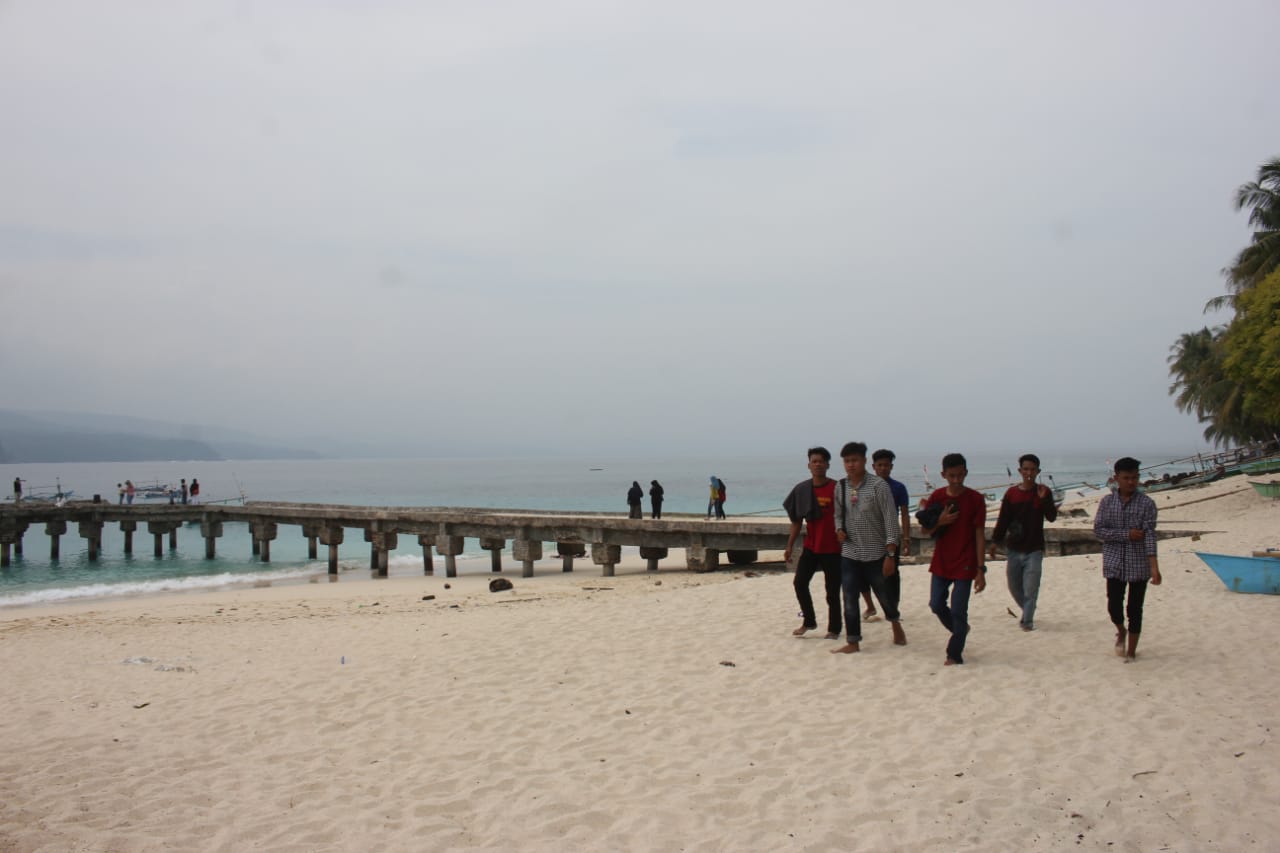 H+4 Lebaran, Wisatawan Ramai Kunjungi Pulau Pisang