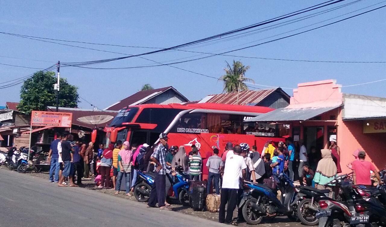 H+5 Lebaran, Pemudik Padati Loket Bus