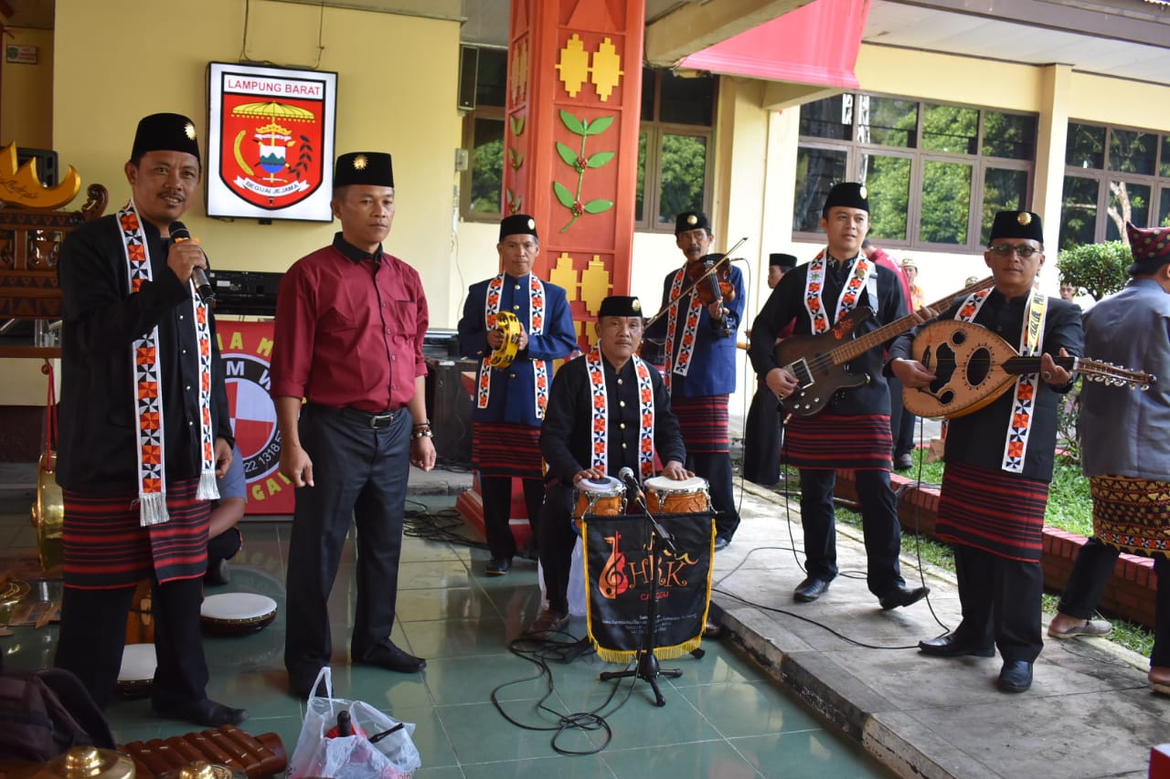 Orkes Gambus HRK Canggu Tampil di Halal Bil Hahal Pemkab Lambar