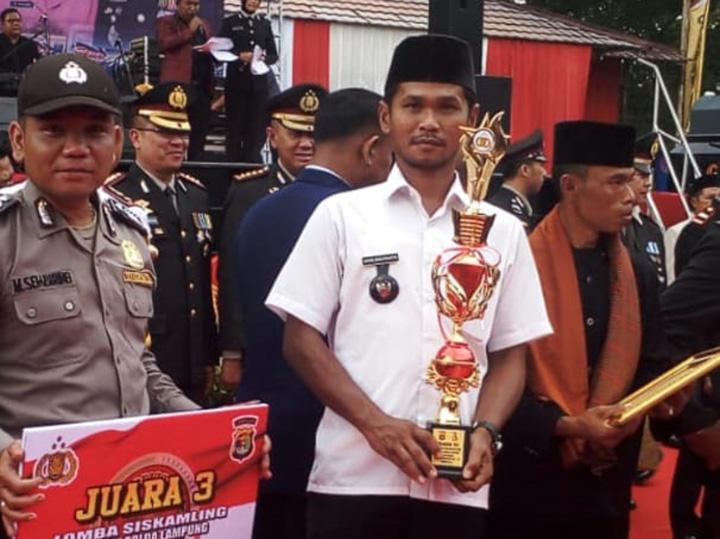 Pekon Pampangan Mendapatkan Penghargaan Dari Polda Lampung