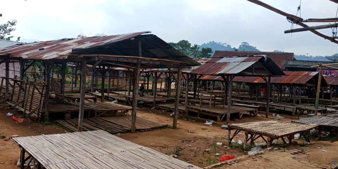 Pasar Pemkab Pekon Puramekar Semrawut dan Kumuh