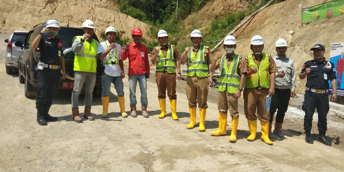 Pemkab Tinjau Pembangunan PLTMH di Pekon Kerang