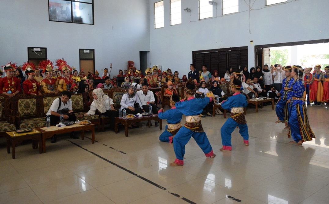 Disdikbud Pesbar Gelar Lomba Tari Kreasi Lampung