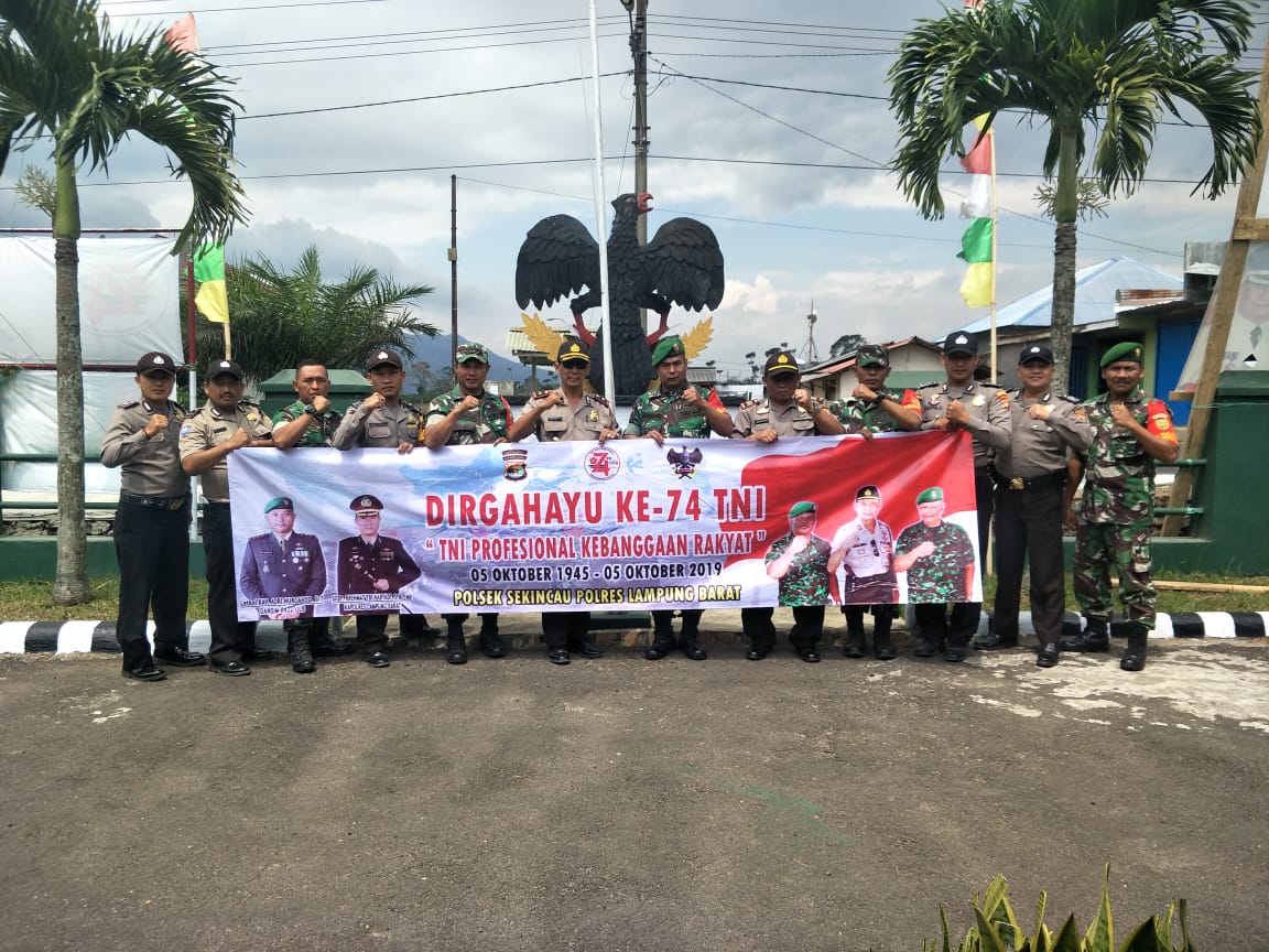 Polsek Sekincau Beri Kejutan di HUT TNI Ke-74