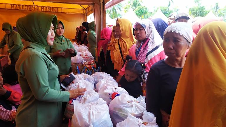 Pasar Murah, Diskon Hingga 50 Persen