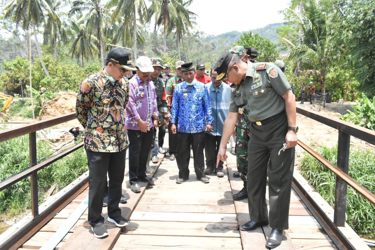 Tim Wasev Mabes TNI AD Tinjau Kegiatan TMMD di BNS
