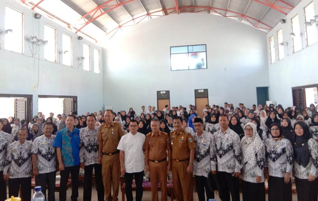 Peringati HGN Tahun 2019, Disdikbud Pesbar Gelar Seminar Pendidikan