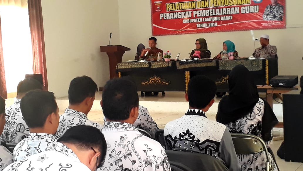 Disdikbud Gelar Pelatihan Penyusunan Perangkat Pembelajaran Guru