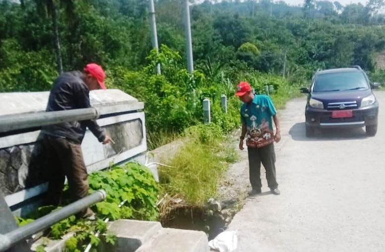 Timbunan Bahu Jalan Jebol, Jembatan Waysemangka Terancam Putus