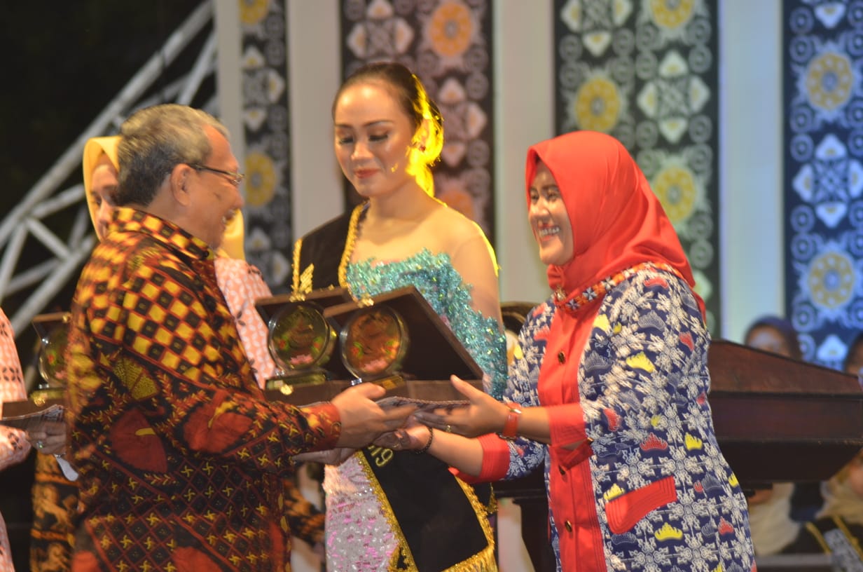 KWT Mandiri Terima Penghargaan di Festival Kopi Lampung