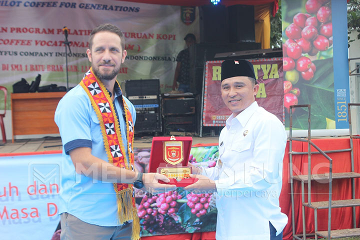 PT LDC Indonesia-SMAN 1 Batubrak Sukses Gelar Pelatihan Kejuruan Kopi