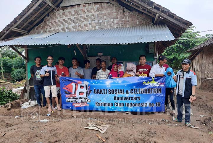 Karimun Club Lampung Bantu Korban Banjir