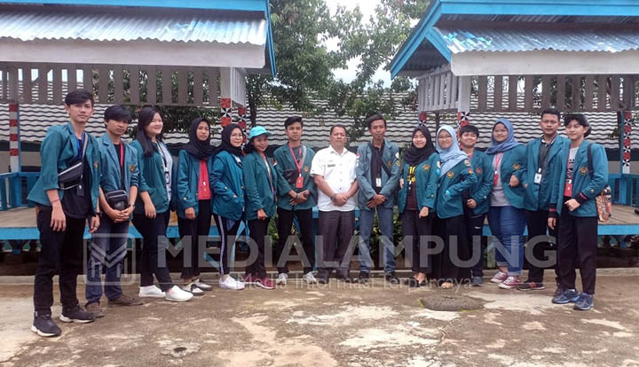 Peserta KKN Unila Sambangi SMPN 1 Sekincau