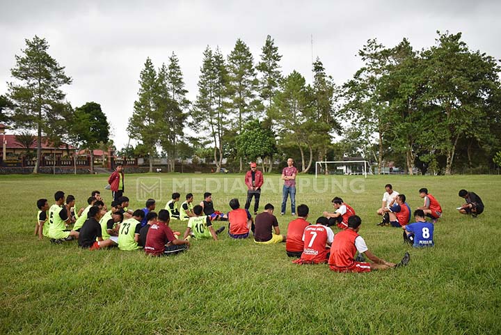 Sepakbola Lambar Ditarget Masuk 4 Besar Porprov