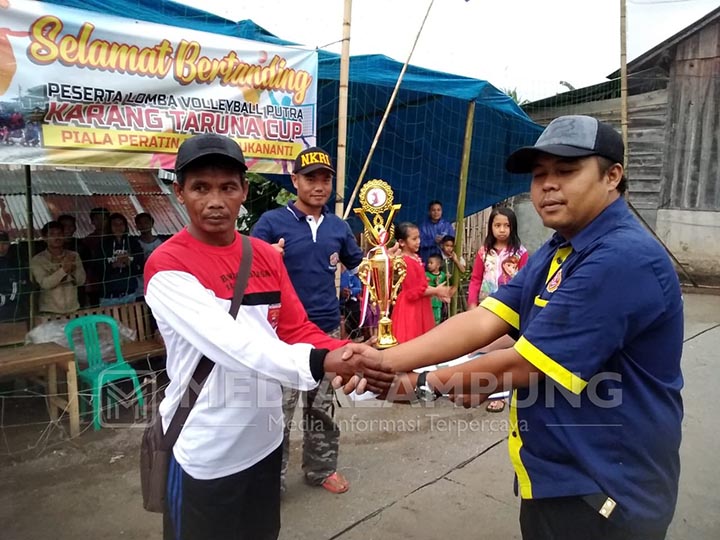 Turnamen Volly Ball Karang Taruna Pekon Sukananti Berakhir Sukses