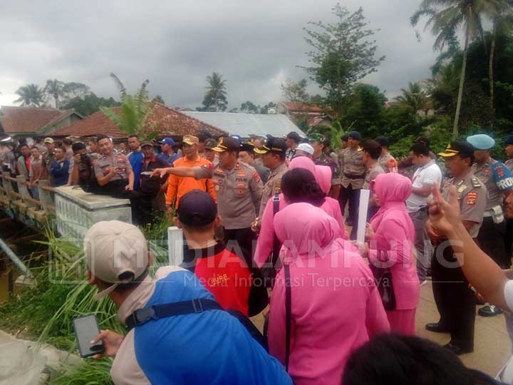 Wakapolda Lampung Meninjau Lokasi Banjir Way Besai