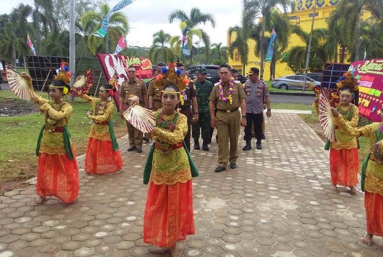 Bupati Lamtim Resmikan GOR Bumi Tuwah Bepadan