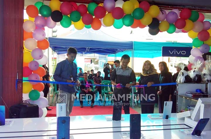 Liwa Plaza Store Vivo Resmi Dibuka