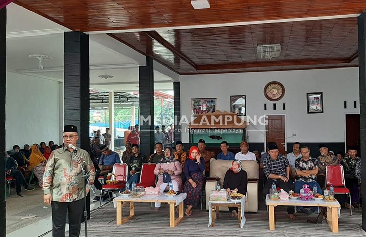 Edeh dan Mukhlis Napak Tilas Sejarah 'Ama Raden Poeradirja'
