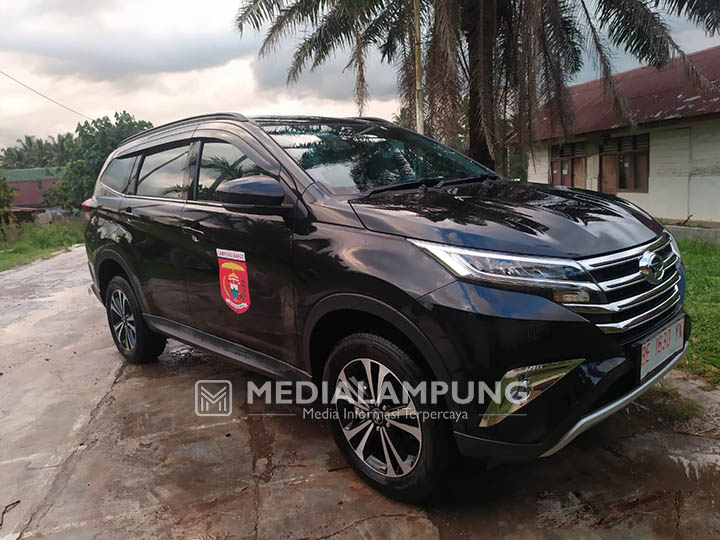 Mobil Camat Suoh Siap Digunakan Untuk Mengantar Pengantin