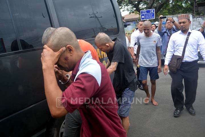 Lima Tersangka yang Kabur dari Sel Jalani Pemeriksaan Kesehatan