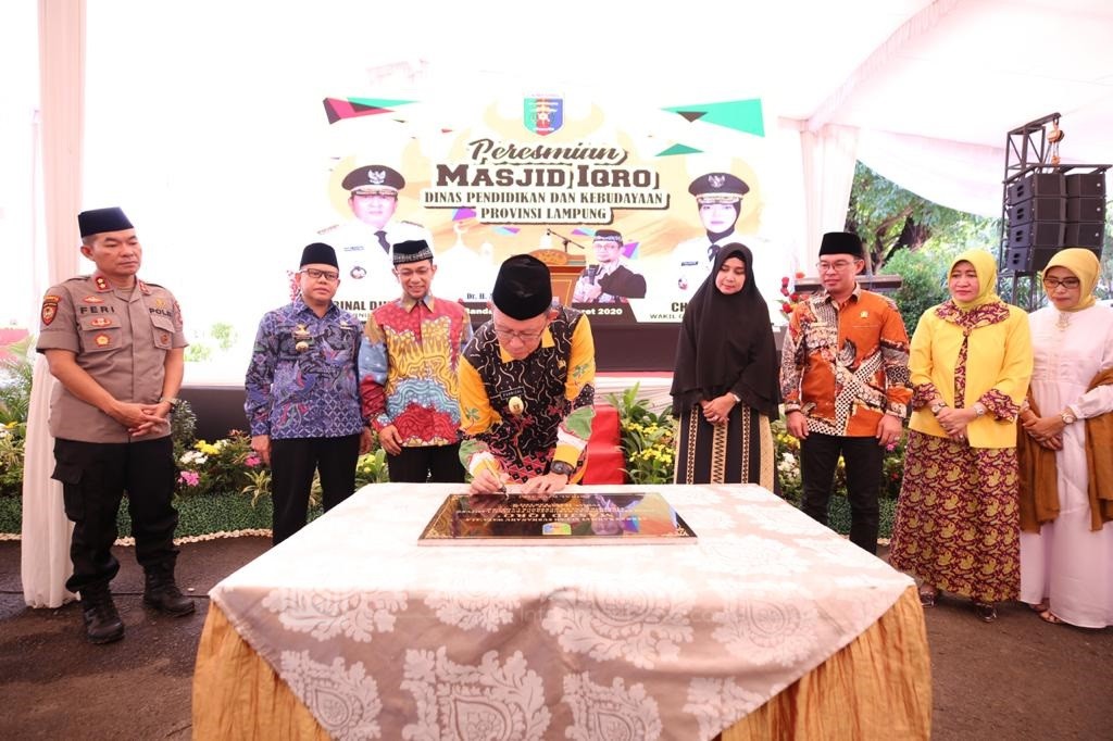 Sekprov Resmikan Masjid Iqro Disdikbud Provinsi Lampung