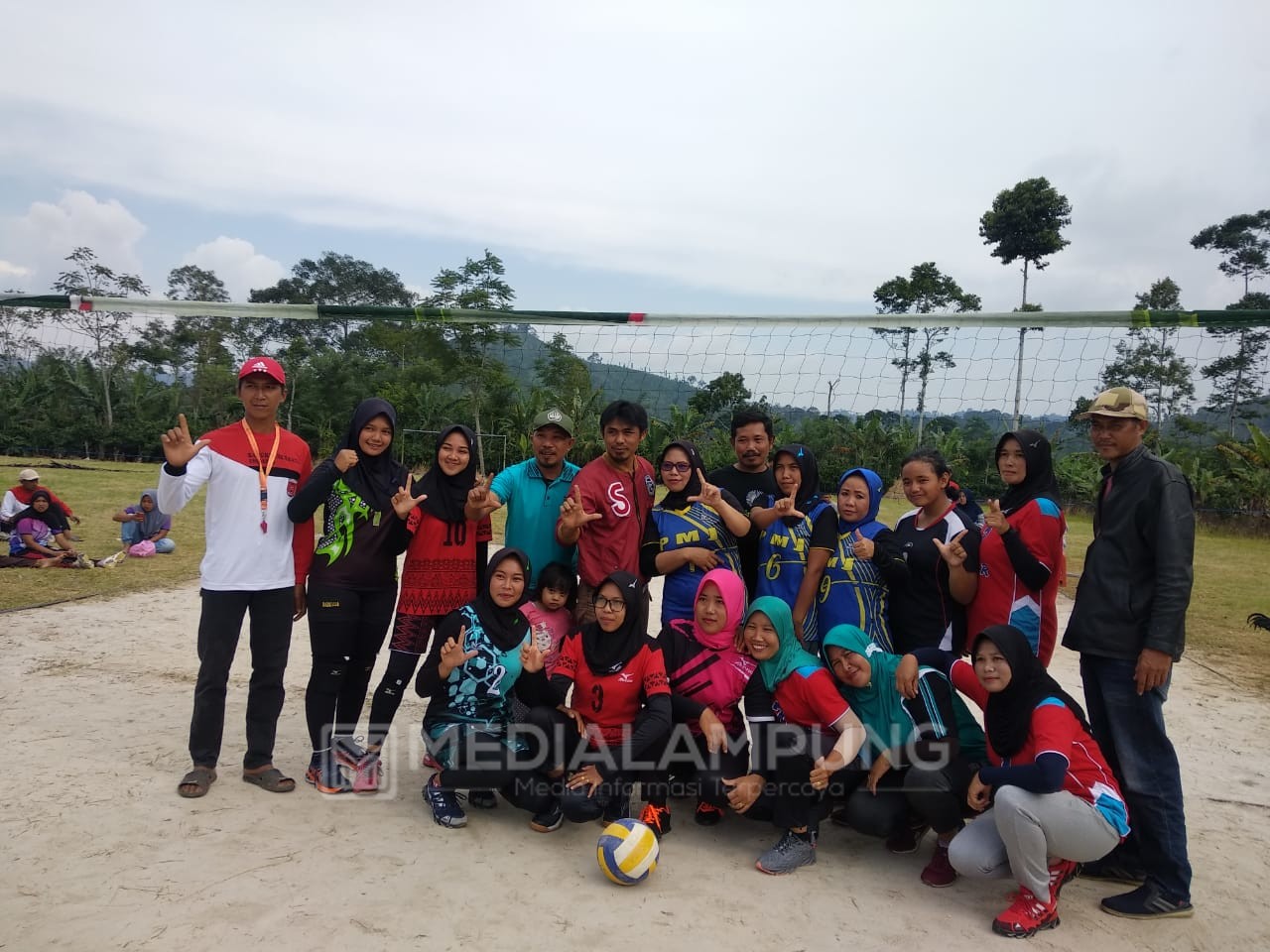 Laga Pertandingan Persahabatan Volly Ball Ke- 4 Berlangsung Meriah