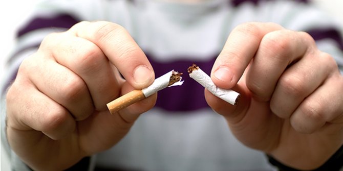 Turunkan Risiko Tertular COVID-19, Kurangi Kebiasaan Merokok