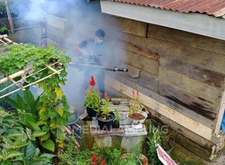 Puskesmas Kebuntebu Lakukan Fogging, Terkait Penemuan Kasus DBD di Purajaya