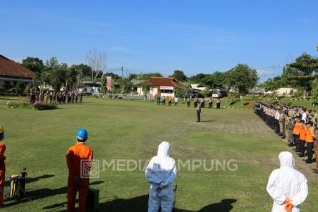 Penanggulangan Covid-19, Polres Lampura Lakukan Penyemprotan Disinfektan