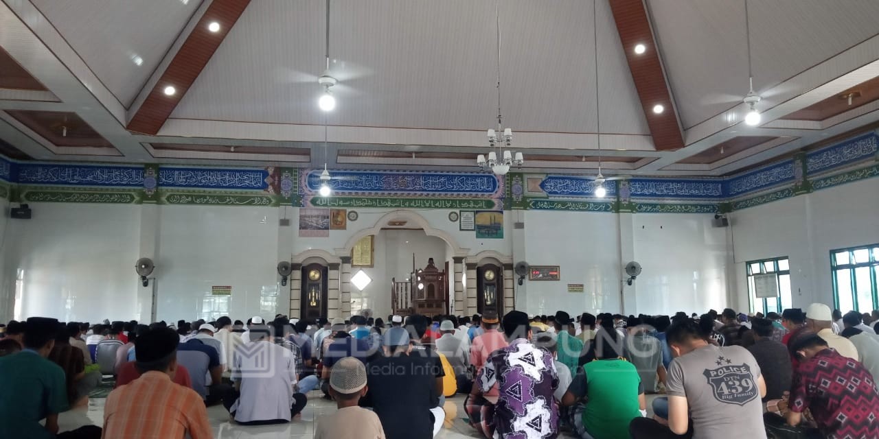 Terkait virus Corona, Masjid-masjid di Mesuji Tetap Penuh Saat Salat Jumat