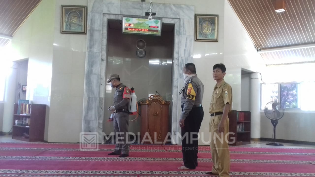 BPBD Bandarlampung Sebar Petugas, Sterilisasi Masjid di 20 Kecamatan