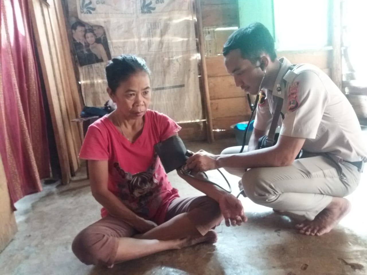 Operasi Satgas Nusantara, Polres Waykanan Berikan Layanan Kesehatan Gratis
