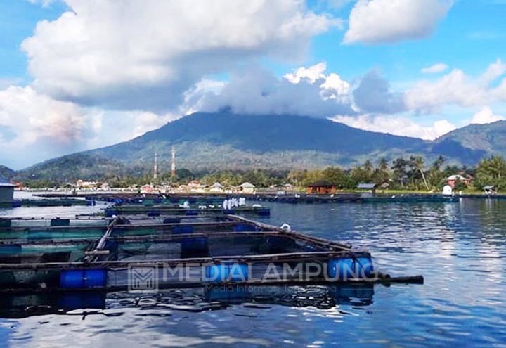 Isu Pencemaran Lingkungan Hantui Danau Ranau