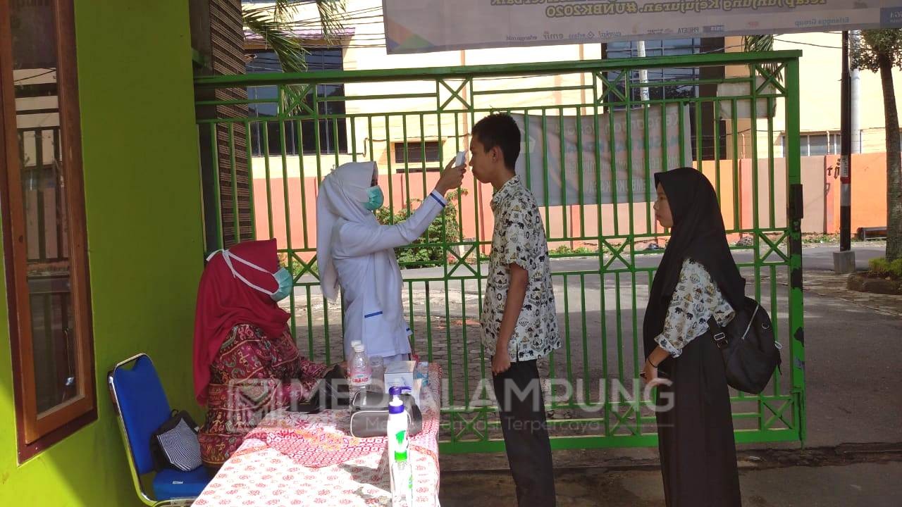 SMKN 2 Bandarlampung Todong Setiap Orang yang Datang