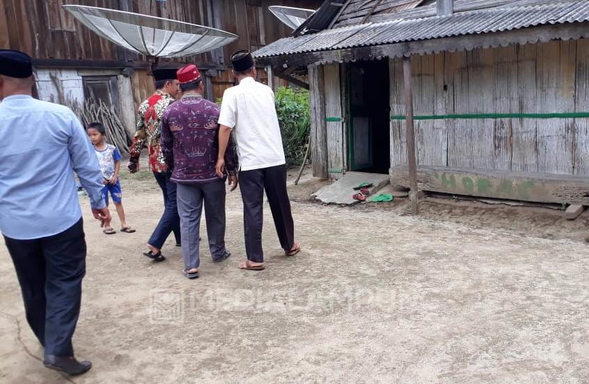 Parosil Tinjau Calon Penerima Bantuan Bedah Rumah 