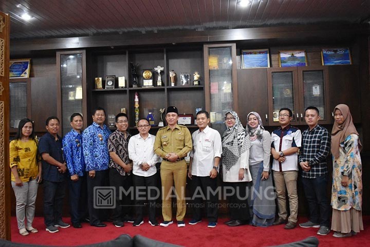 Silaturahmi dengan Radar Lampung Group, Parosil Beberkan Tiga Komitmen