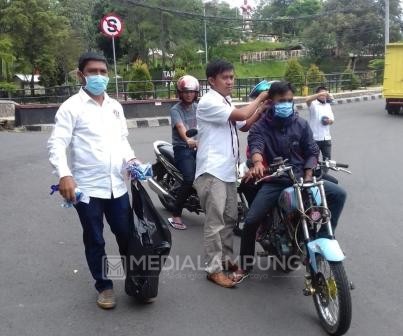 DPC Pospera Lambar Turun Kejalan Bagikan 1000 Masker