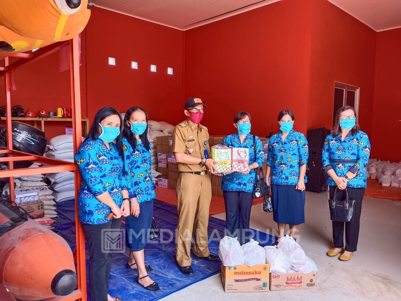 Peduli Covid-19, WKRI-PSMTI Serahkan Bantuan